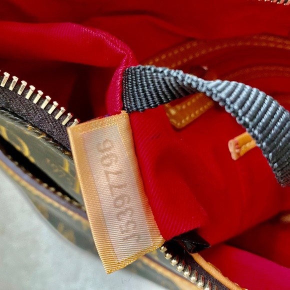 Dooney and Bourke east west Collins bag - Picture 14 of 16